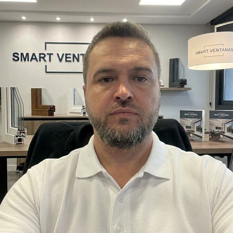 Sergio Mitsuk, Office Manager - SmartVentanas